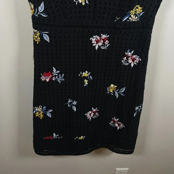 Ann Taylor Eyelet Floral Sheath Dress Size 6 Black Work Office Career Church - Picture 5 of 10